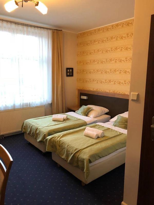 Double Room image 2