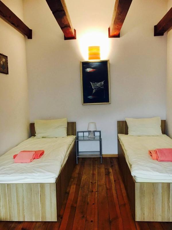 Twin Room image 1