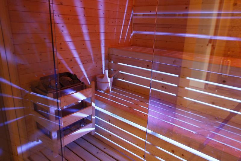 Double or Twin Room with Spa Access image 2