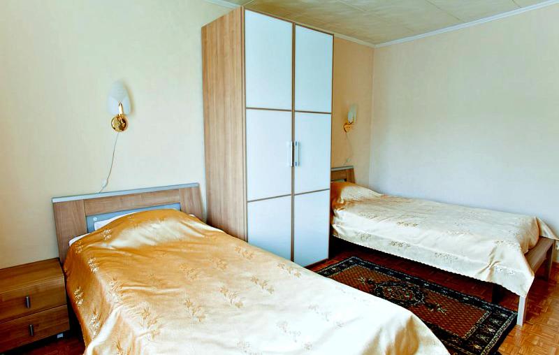 Basic Triple Room image 2