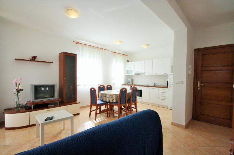 Apartment Bilic with balcony - image 21