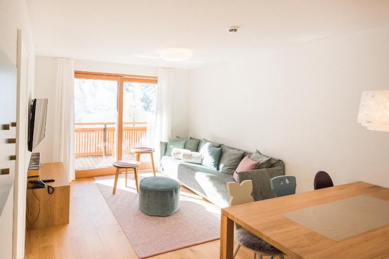 Apartment with Balcony 7 image 3