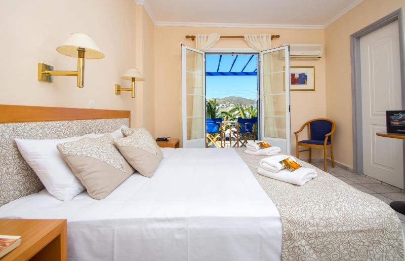 Superior Double Room image 3