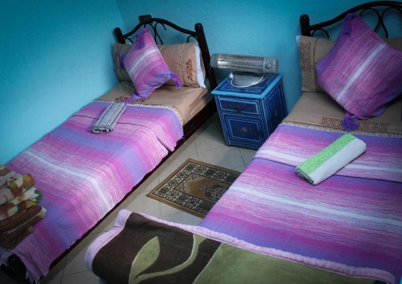 Twin Room with Shared Bathroom image 2