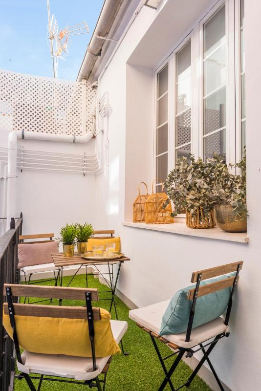 Two Bedroom Duplex Apartment with Terrace image 4