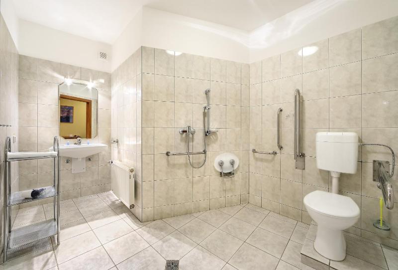 Deluxe Double or Twin Room - Disability Access image 3