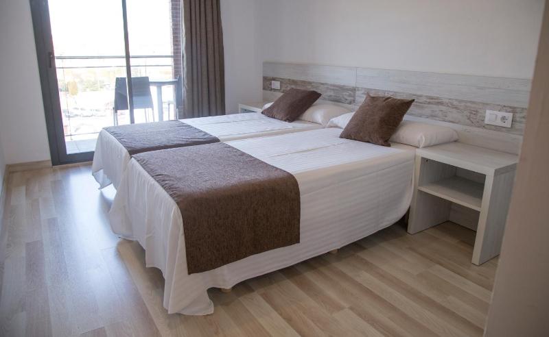 One-Bedroom Apartment image 4
