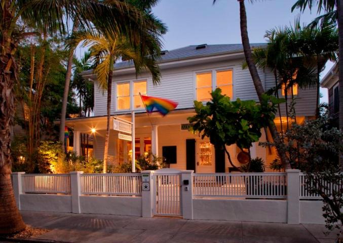 Alexander's Guesthouse-Adult Exclusive - image 8