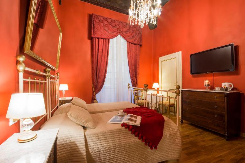 Standard  Double Room image 4