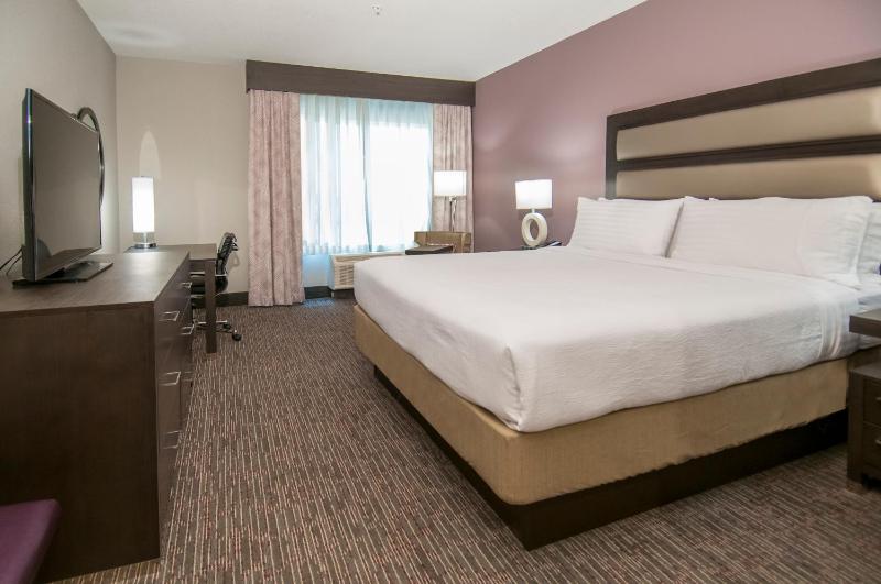Standard King Room - Communications Accessible image 1