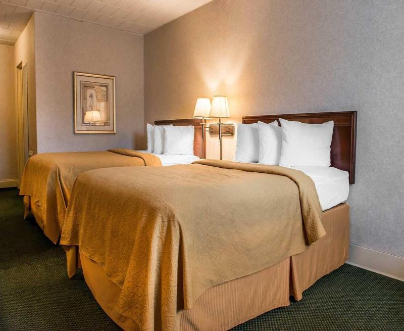 Double Room with Two Double Beds - Smoking image 3
