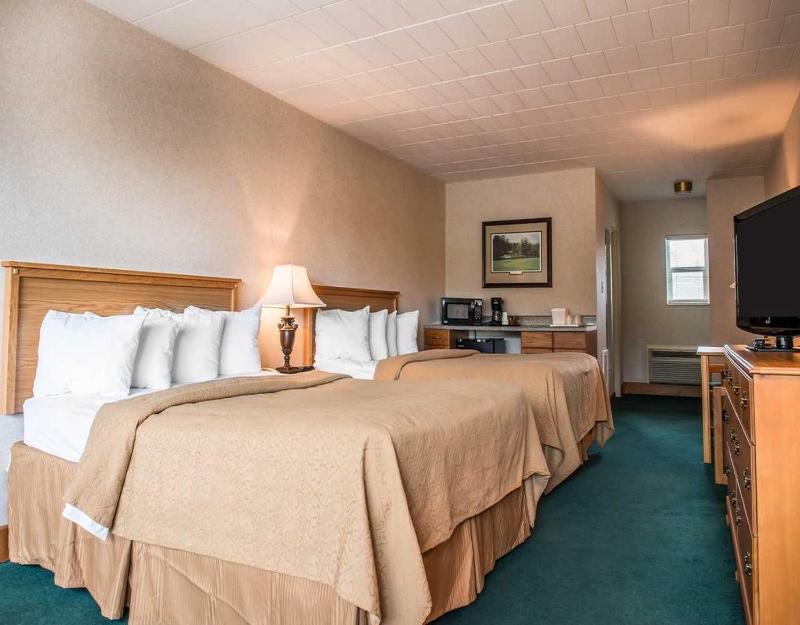 Double Room with Two Double Beds - Smoking image 2