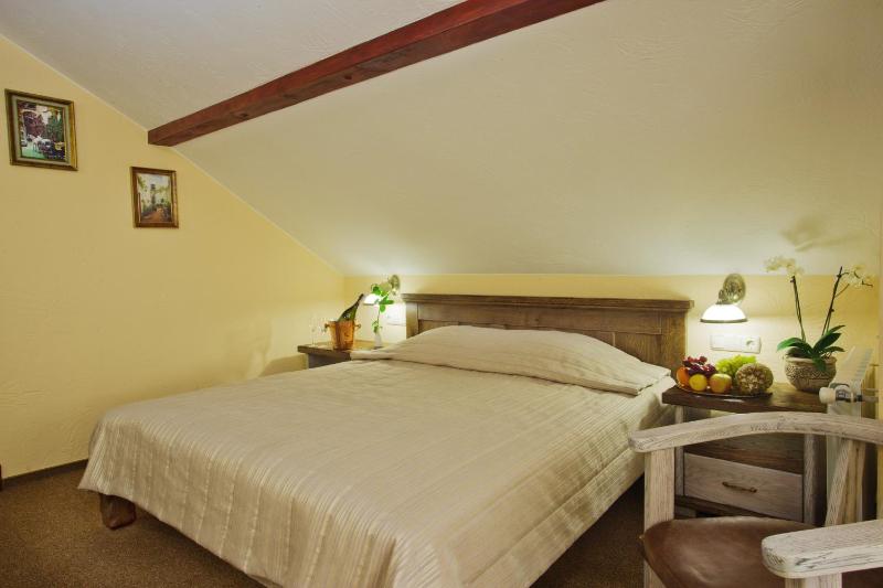 Deluxe Double Room image 3
