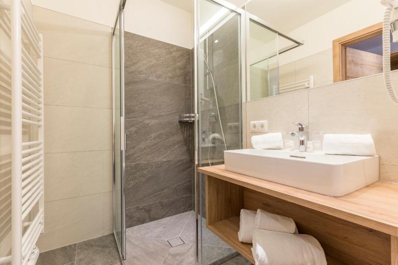 One-Bedroom Apartment image 3