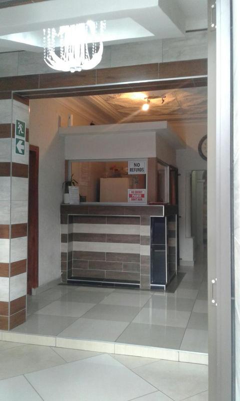 Royal Crown Guesthouse - image 1