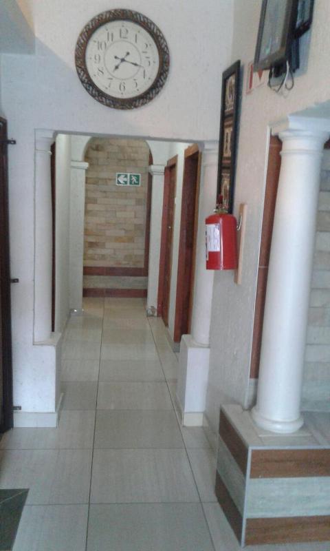 Royal Crown Guesthouse - image 11