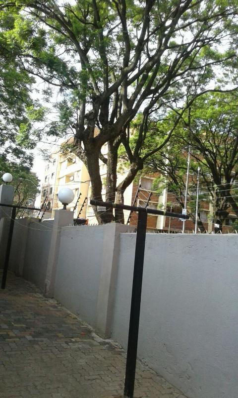 Royal Crown Guesthouse - image 2