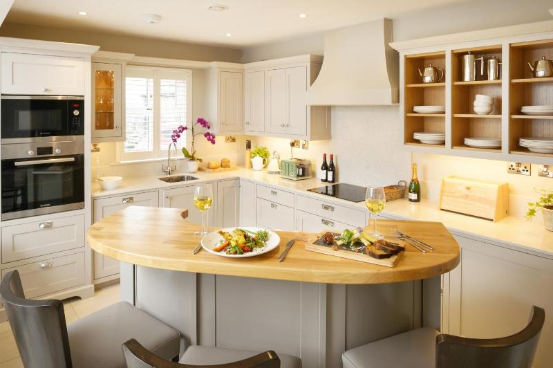 Four-Bedroom House image 4