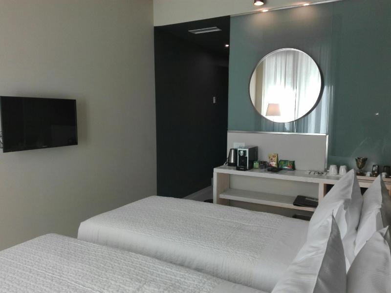 Double or Twin Room with Balcony image 4