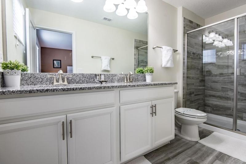 Six-Bedroom Holiday Home image 3