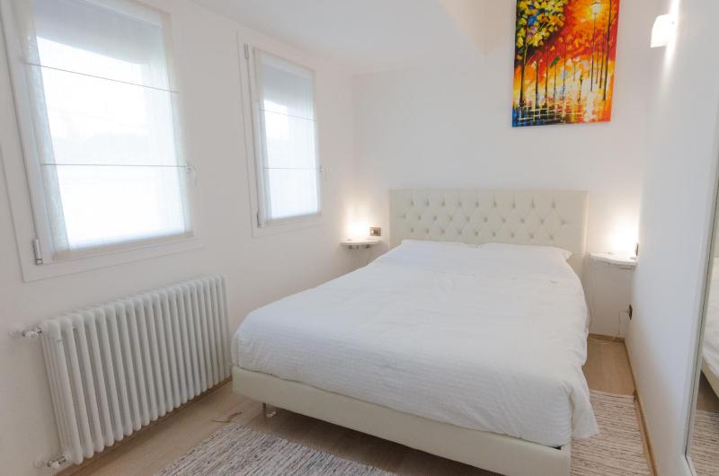 Double Room with Private External Bathroom image 2
