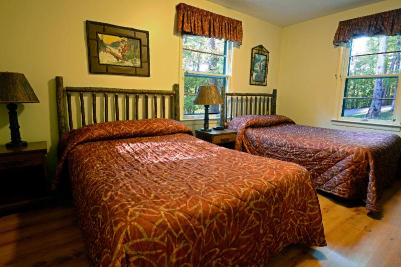 Two-Bedroom Woodland Cottage image 2