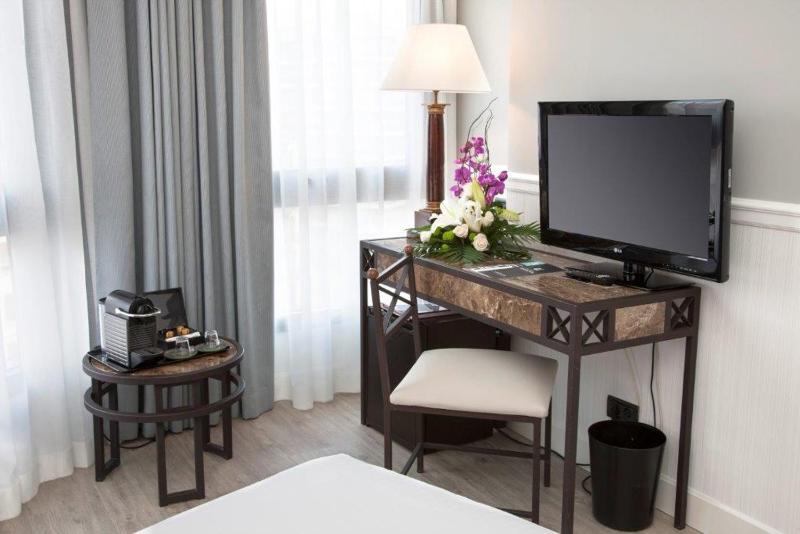 Business Double Room with Gym Access image 1