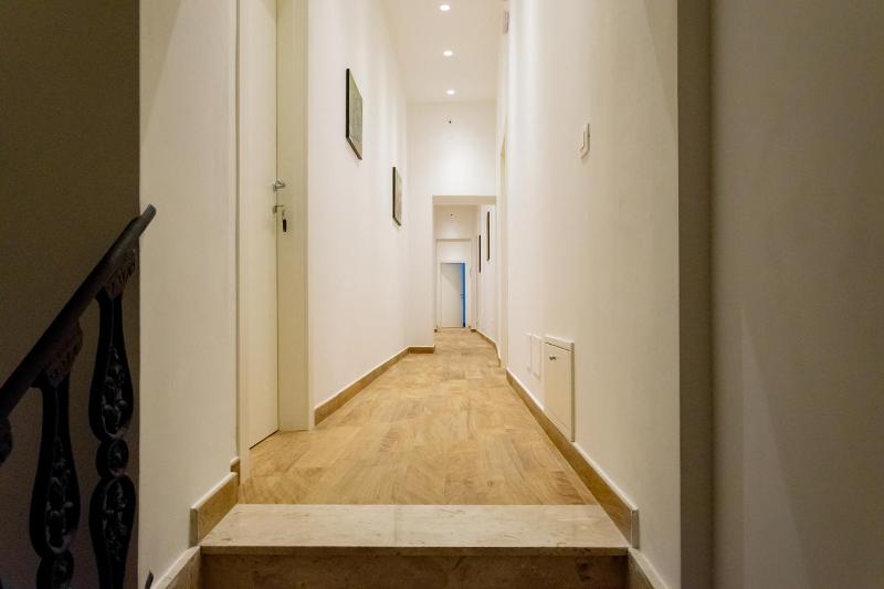 Deluxe Double or Twin Room with Balcony image 2