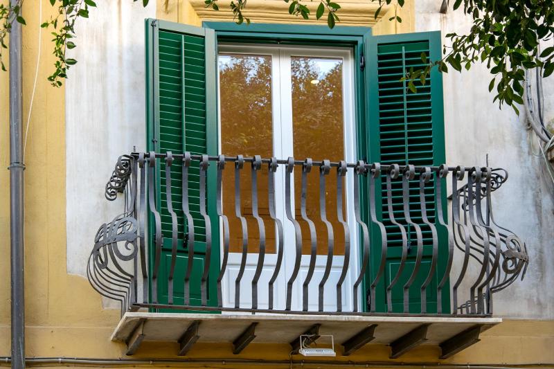 Deluxe Double or Twin Room with Balcony image 3