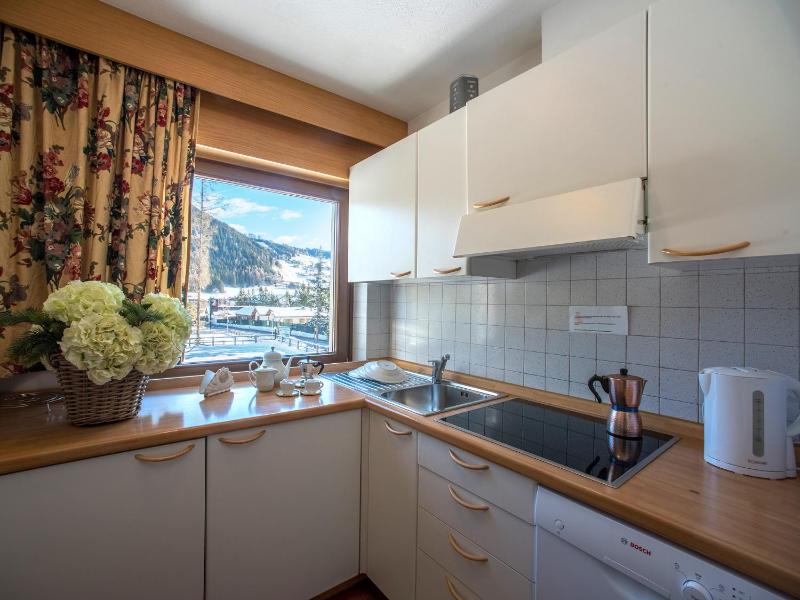One-Bedroom Apartment image 2