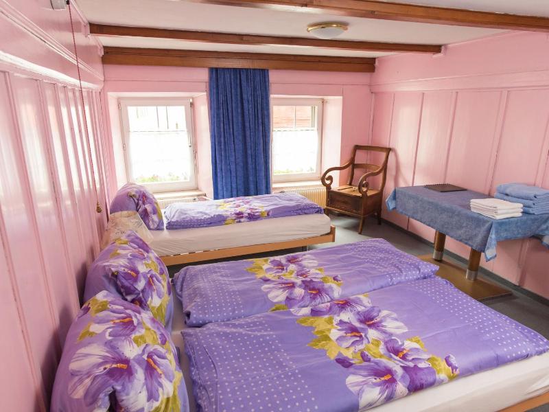Triple Room with Shared Bathroom image 3