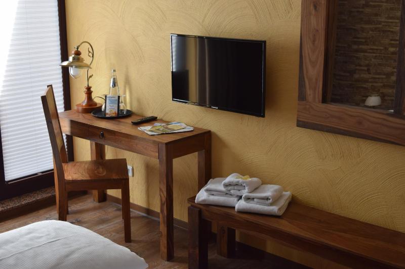 Double Room image 4
