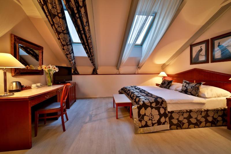 Junior Suite (2 Adults) image 4