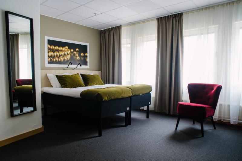 Superior King Room image 1
