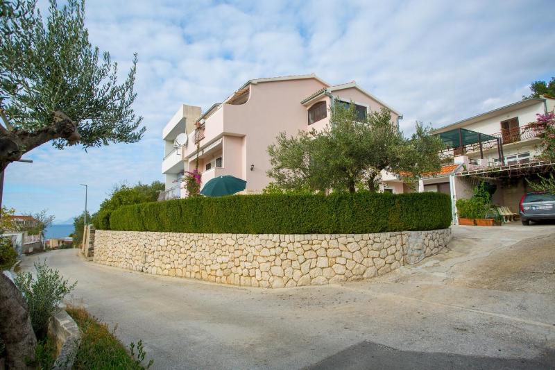 Apartments Tanja - image 1