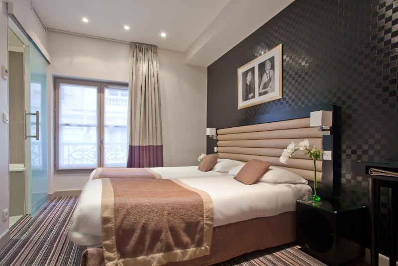 Superior Double or Twin Room image 4