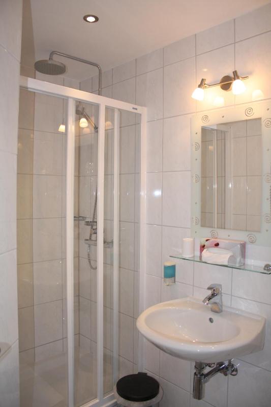 Single Room image 2