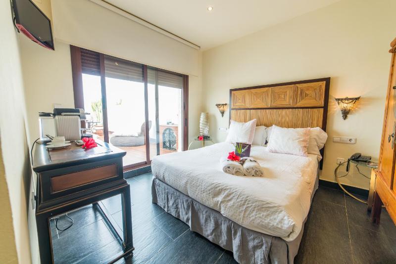  Superior Double Room with Balcony and Sea View image 2