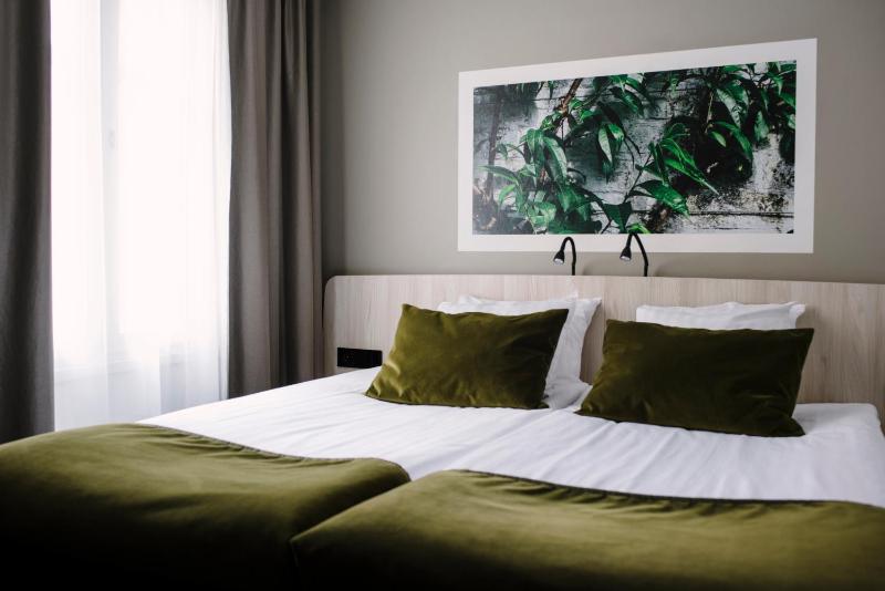 Standard Single Room image 4