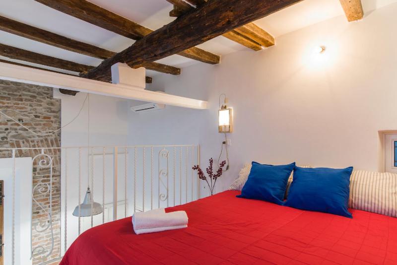 GuestHost - University Loft Apartment - image 16