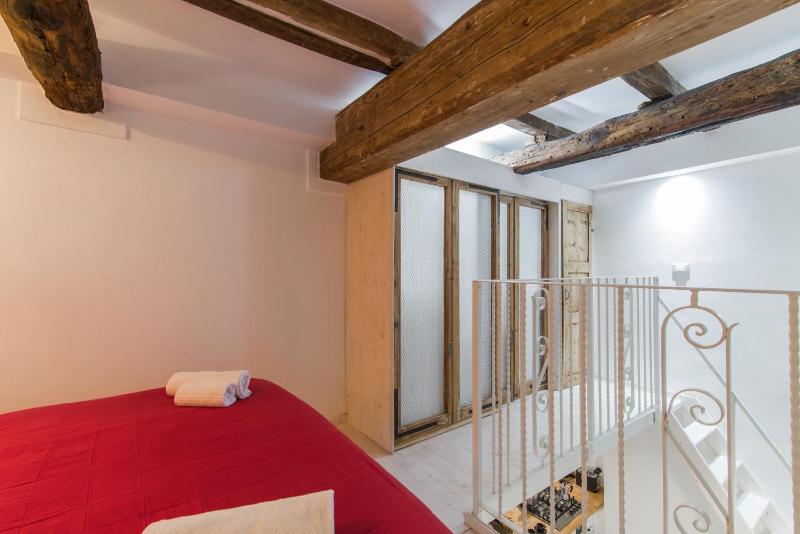 GuestHost - University Loft Apartment - image 12