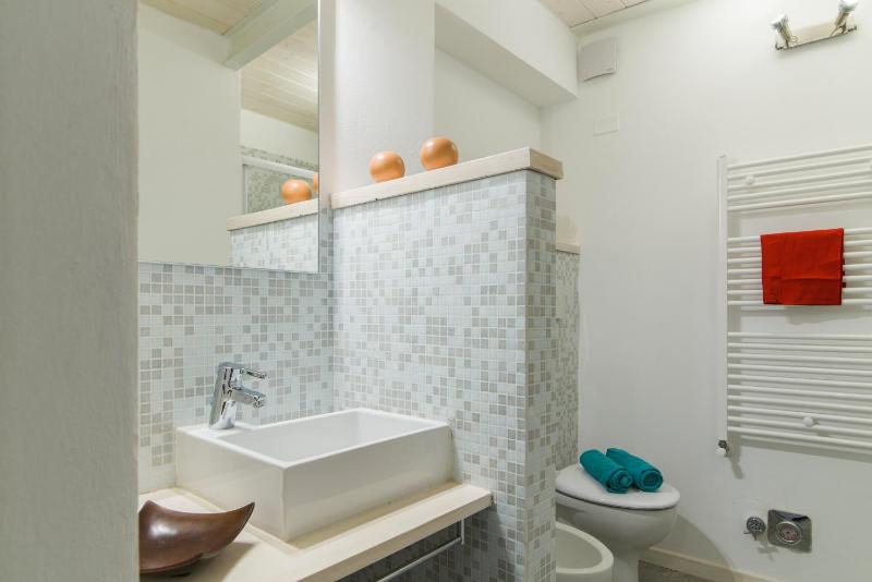 GuestHost - University Loft Apartment - image 7