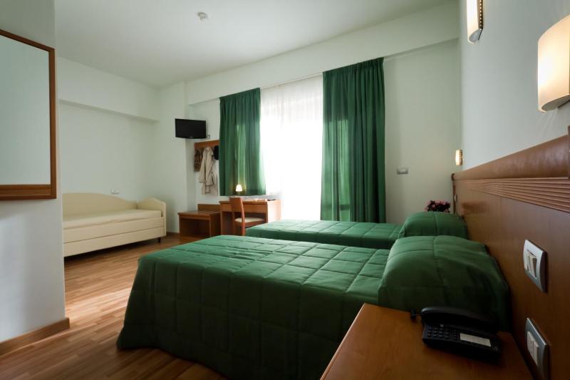 Double or Twin Room image 4