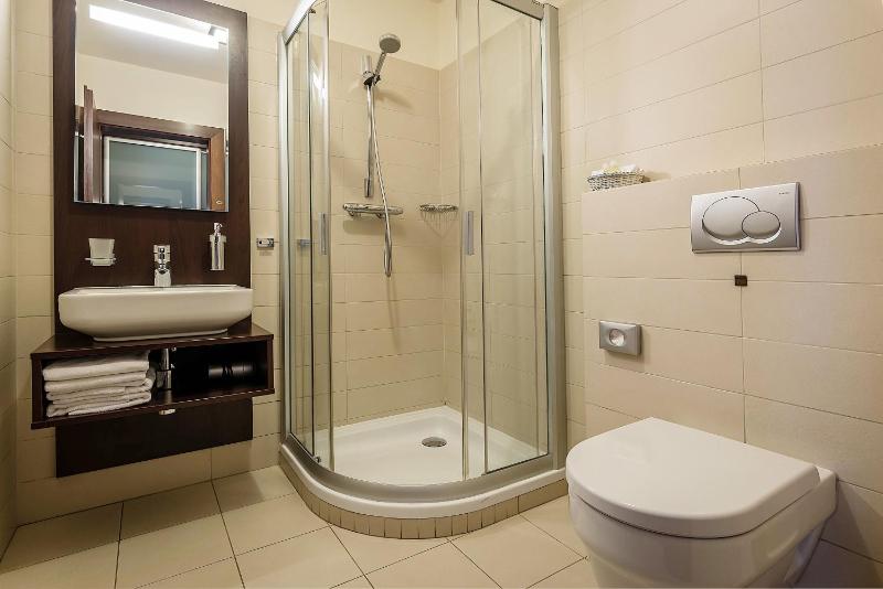 Double Room image 3