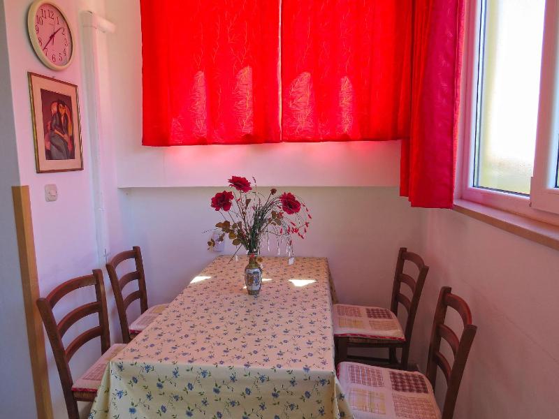Apartment image 3