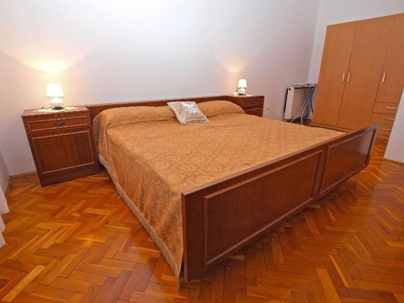 Apartment image 3