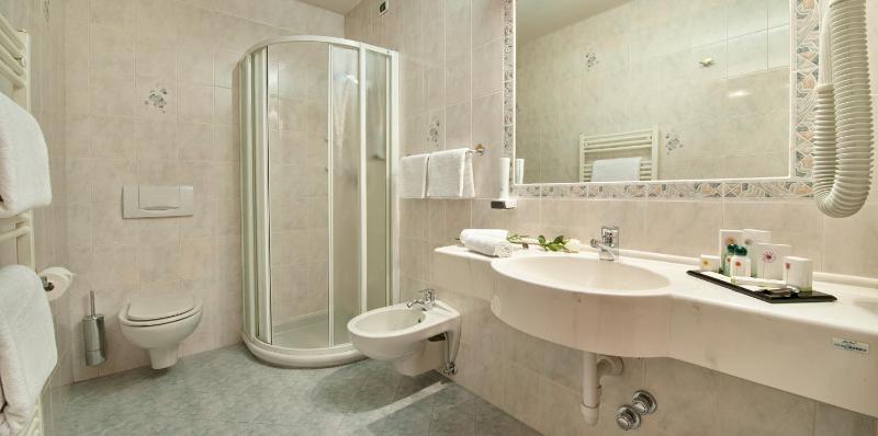 Superior Family Room image 2