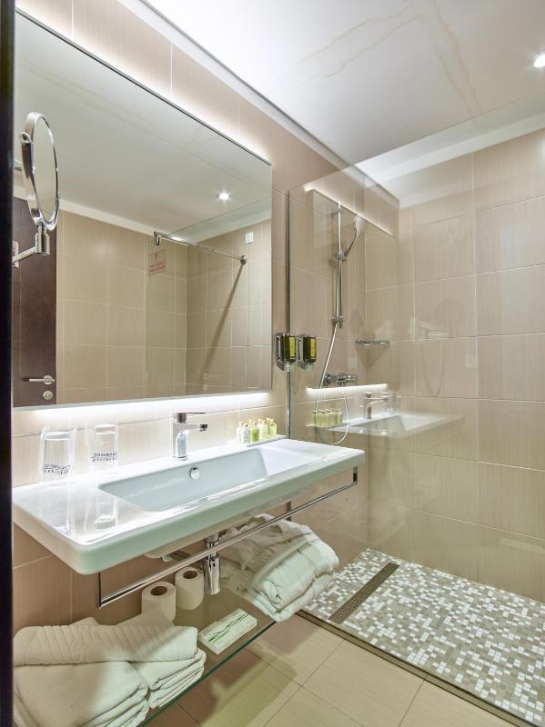 Studio with Terrace image 4