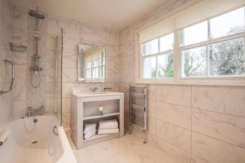 Superior Double Room - Manor House image 4