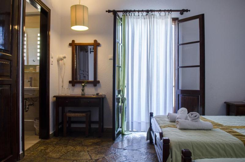 Elli Hotel - image 9
